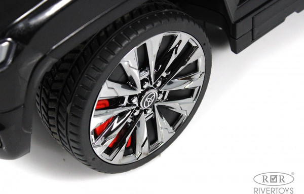 Каталка детская RiverToys Toyota Land Cruiser 300 / Z002ZZ-B