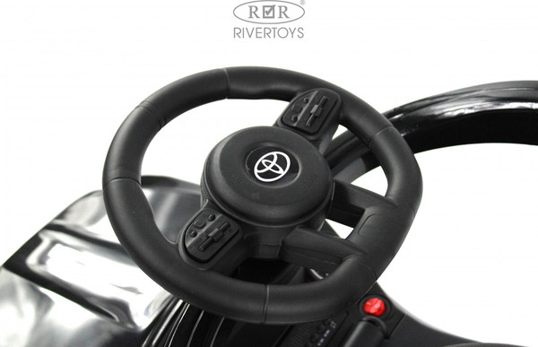 Каталка детская RiverToys Toyota Land Cruiser 300 / Z002ZZ-B