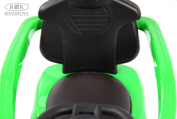 Каталка детская RiverToys Toyota Land Cruiser 300 / Z002ZZ-C