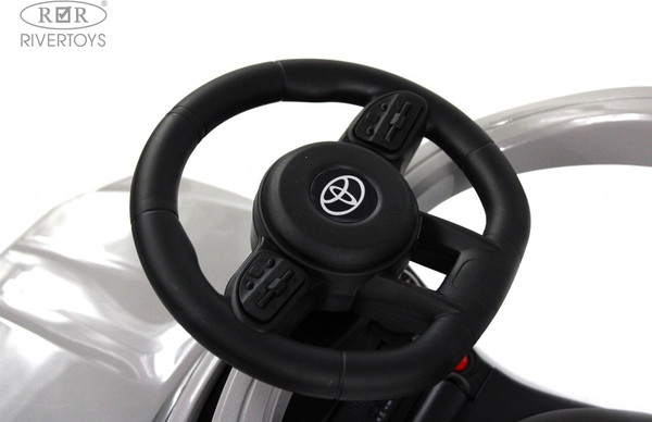 Каталка детская RiverToys Toyota Land Cruiser 300 / Z002ZZ-C