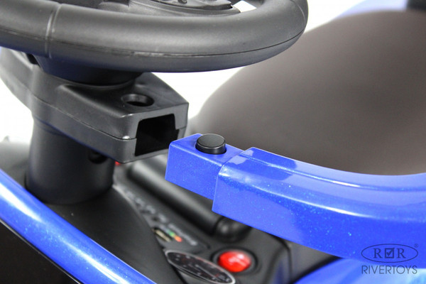 Каталка детская RiverToys Toyota Land Cruiser 300 / Z002ZZ-C