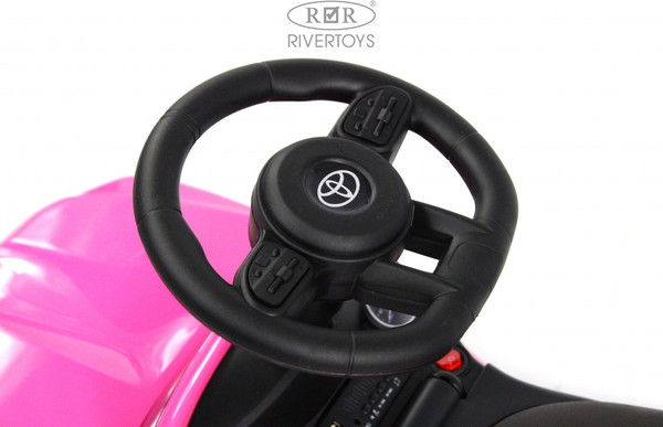 Каталка детская RiverToys Toyota Land Cruiser 300 / Z002ZZ-D