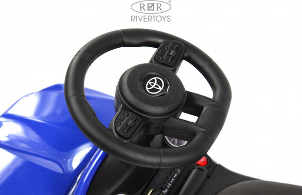 Каталка детская RiverToys Toyota Land Cruiser 300 / Z002ZZ-D