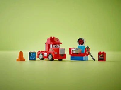 Конструктор Lego Duplo Мак на гонках 10417