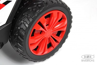 Детский автомобиль RiverToys F888FF 4WD Детский автомобиль RiverToys F888FF 4WD