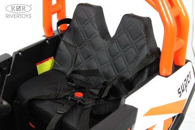 Детский автомобиль RiverToys F888FF 4WD Детский автомобиль RiverToys F888FF 4WD