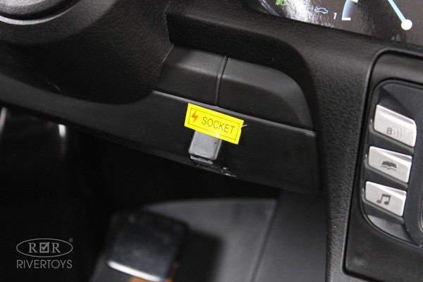 Детский автомобиль RiverToys T911TT