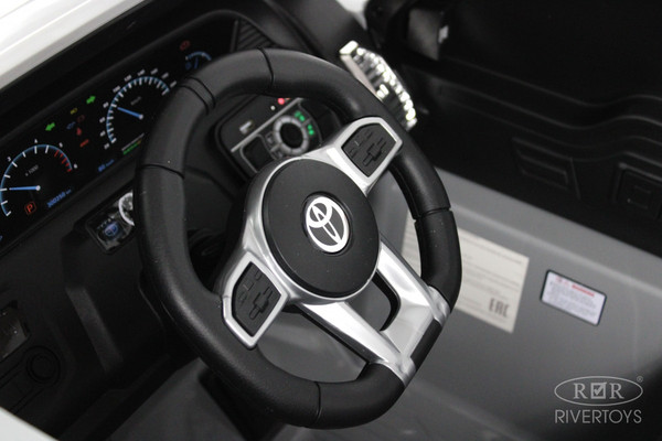 Детский автомобиль RiverToys G444GG