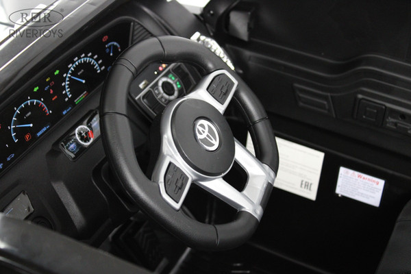 Детский автомобиль RiverToys G444GG