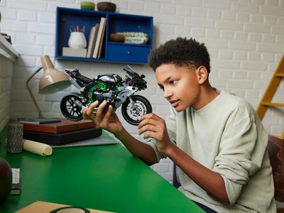 Конструктор Lego Technic Мотоцикл Kawasaki Ninja H2R 42170