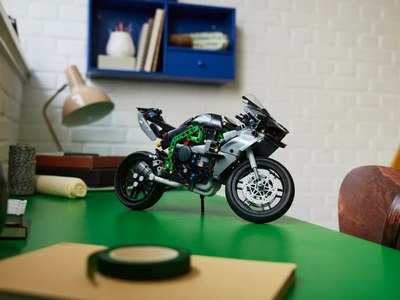 Конструктор Lego Technic Мотоцикл Kawasaki Ninja H2R 42170