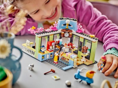 Конструктор Lego Friends Heartlake City Cafe 42618