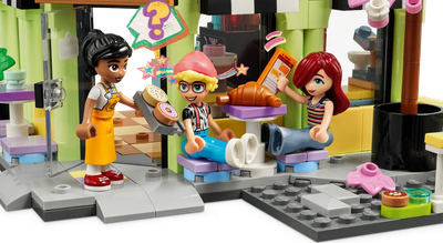 Конструктор Lego Friends Heartlake City Cafe 42618