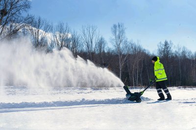 Снегоуборщик аккумуляторный Greenworks 2603307UB