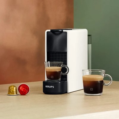 Капсульная кофеварка Krups Nespresso XN1108 Essenza mini