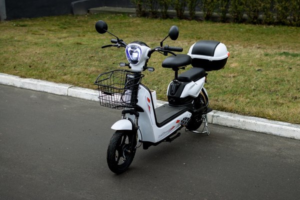 Электроскутер AVM Delta