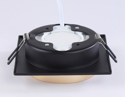 Точечный светильник Ambrella TN5232 BK/GD