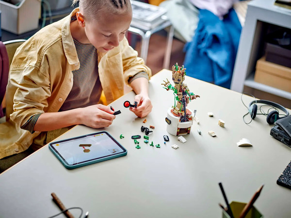 Конструктор Lego Super Heroes Танцующий Грут / 76297