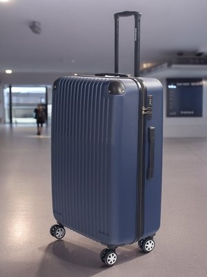 Чемодан на колесах Sirocco Topaz LT689-B-L Чемодан на колесах Sirocco Topaz LT689-B-L