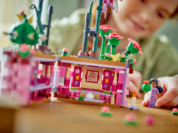 Конструктор Lego Disney Цветочный горшок Изабеллы 43237