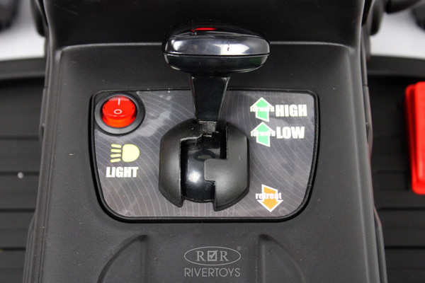 Детский автомобиль RiverToys H444HH