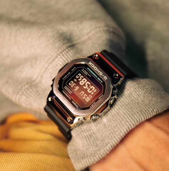 Часы наручные мужские Casio GM-5600RW-1E