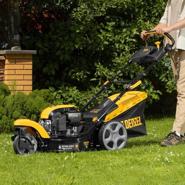 Газонокосилка бензиновая Denzel GLT-460SP-T Trike / 58810