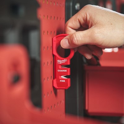 Ножеточка механическая Milwaukee Compact Knife Sharpener 4932478562