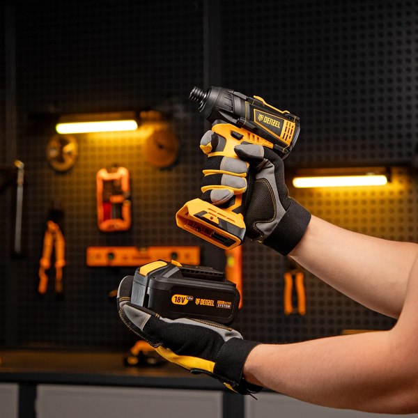 Аккумуляторный шуруповерт Denzel CID-IB-200 / 26510