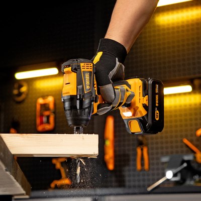 Аккумуляторный шуруповерт Denzel CID-IB-200-0 / 26511