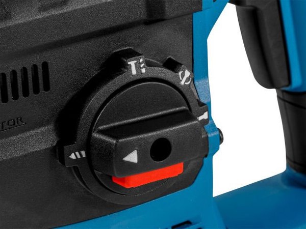 Профессиональный перфоратор Bull CBH 1826