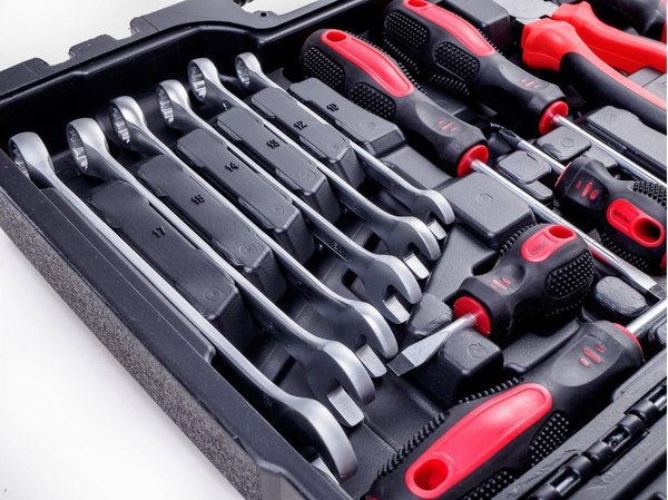 Универсальный набор инструментов Сервис Ключ 11056