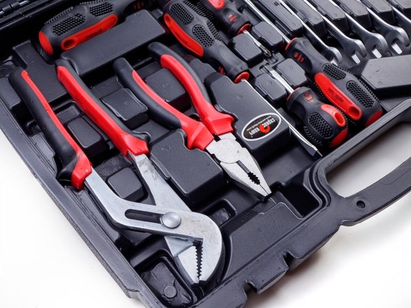 Универсальный набор инструментов Сервис Ключ 11072