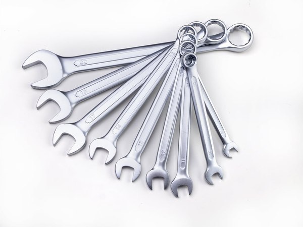 Универсальный набор инструментов Сервис Ключ 71082