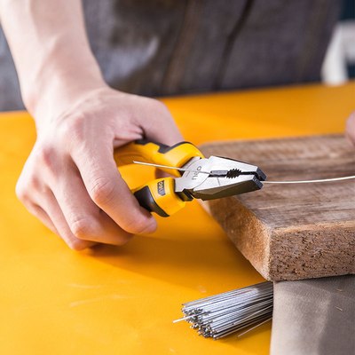 Плоскогубцы Deli EDL2006