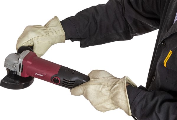 Угловая шлифовальная машина Pioneer AG-M950-125-02