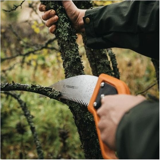 Пила садовая Fiskars SW47 / 1028375
