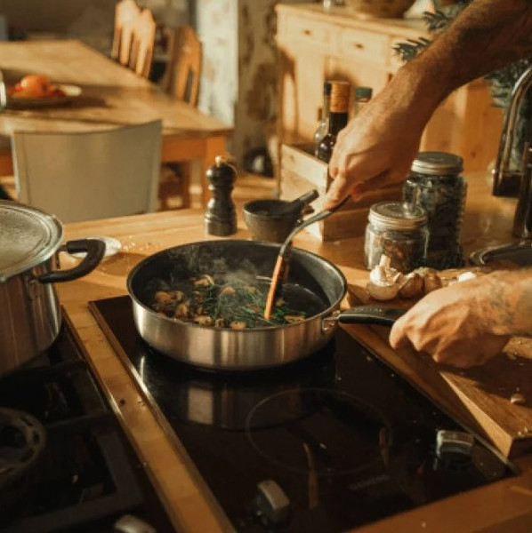 Сотейник Fiskars Functional Form 1072314