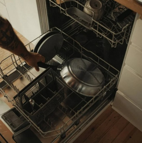 Сотейник Fiskars Functional Form 1072314