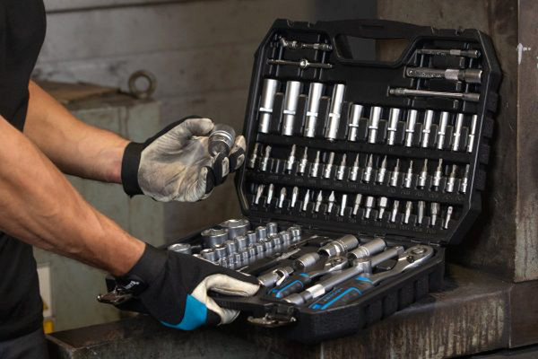 Универсальный набор инструментов Hoegert CrV трещотки 72 T / HT1R226