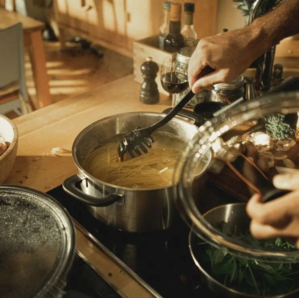 Кастрюля Fiskars Functional Form 1072318