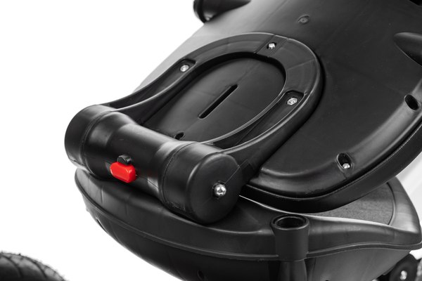 Трехколесный велосипед с ручкой NINO 6688