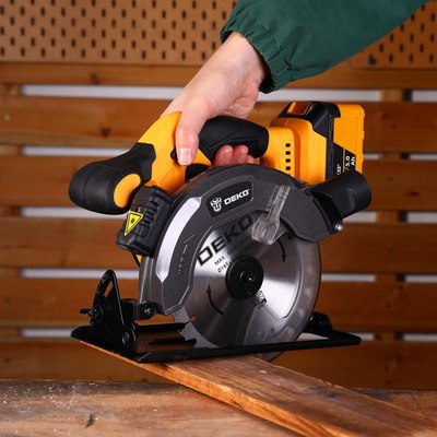 Дисковая пила Deko CSDU20 / 083-1104