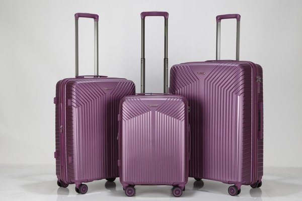 Чемодан на колесах Mironpan 11272