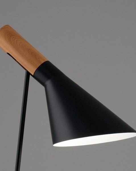 Настольная лампа Moderli Turin / V11333-1T