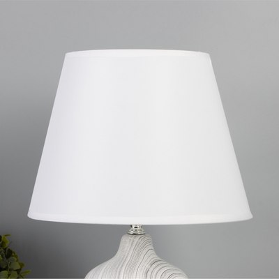 Прикроватная лампа Risalux Строгие линии / 10683305