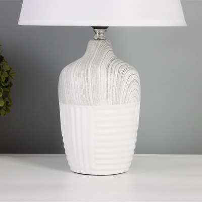 Прикроватная лампа Risalux Строгие линии / 10683305