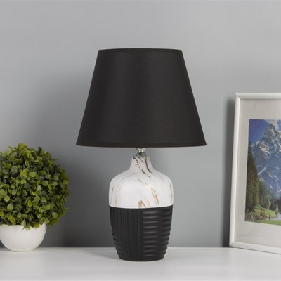 Прикроватная лампа Risalux Строгие линии / 10683306