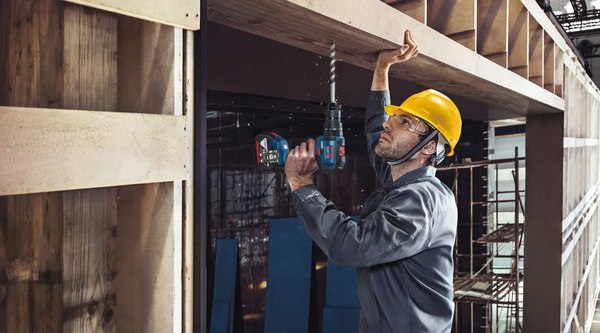 Профессиональная дрель-шуруповерт Bosch GSB 18V-50