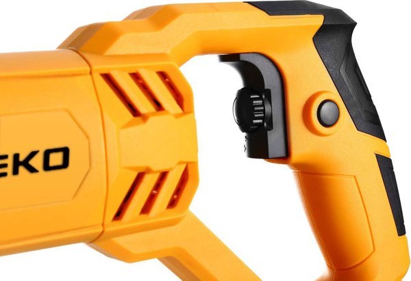 Сабельная пила Deko DKRS1100V / 083-1071